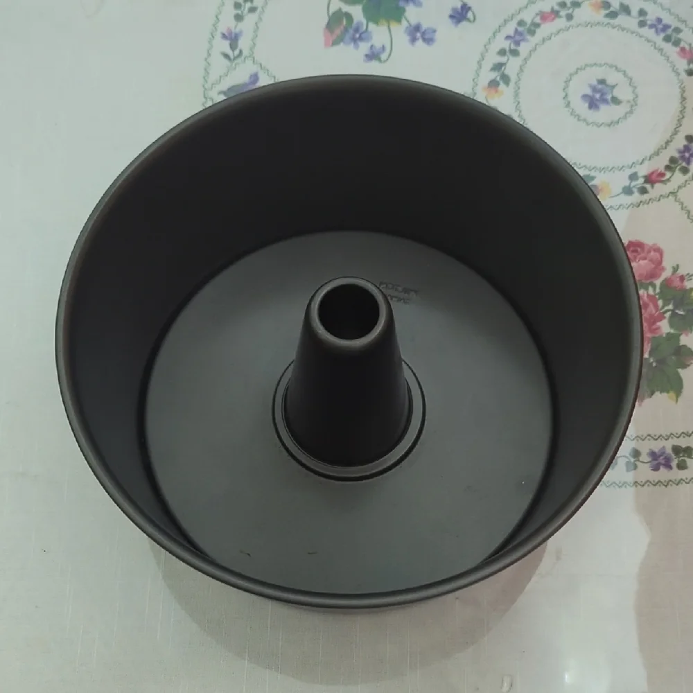 Wilton Black Bakeware Set for Effortless Baking